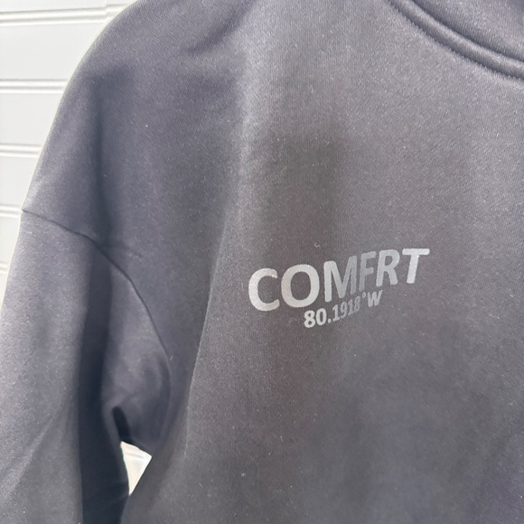 Black comfrt Hoodie - Picture 3 of 8